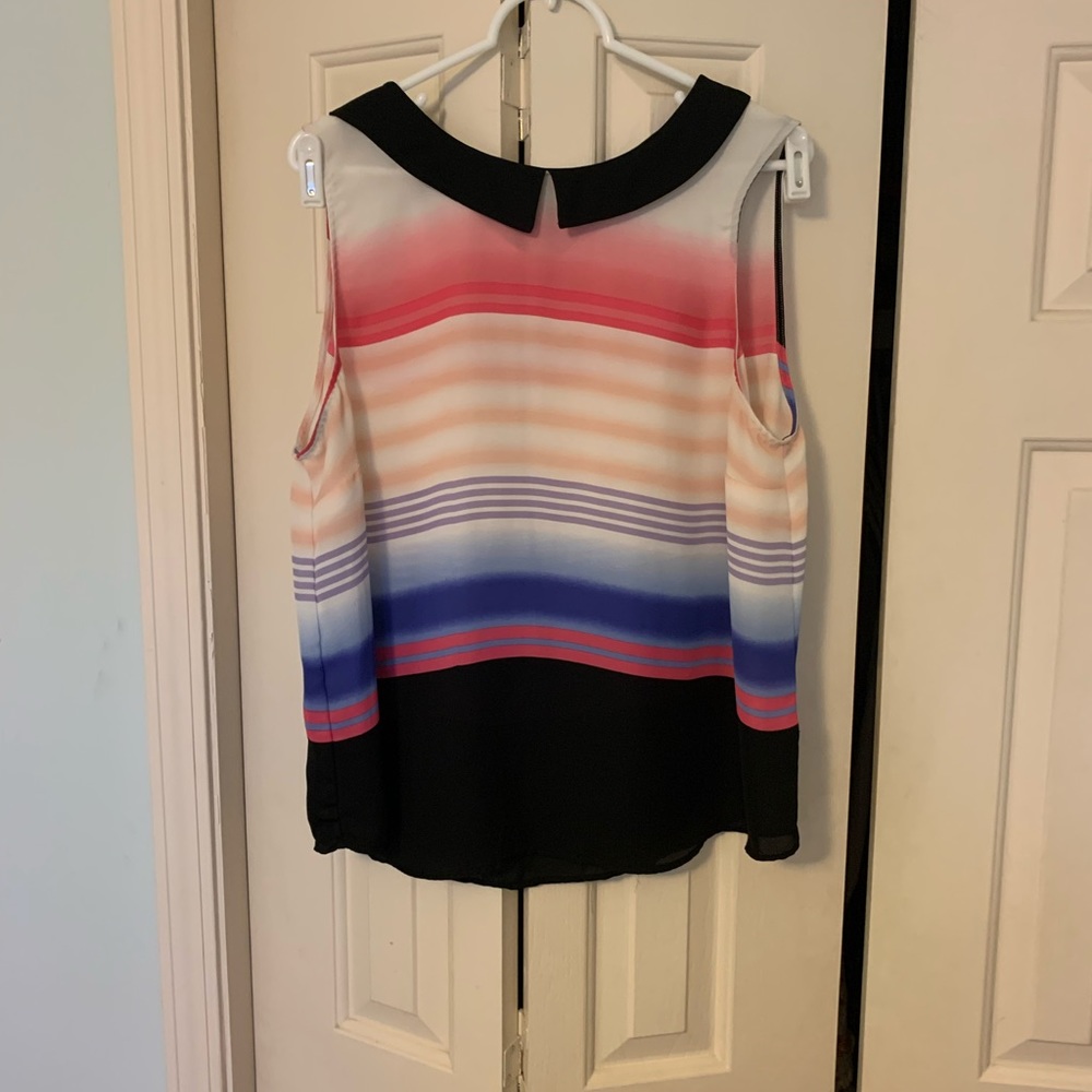 Peter Pan collar sleeveless top